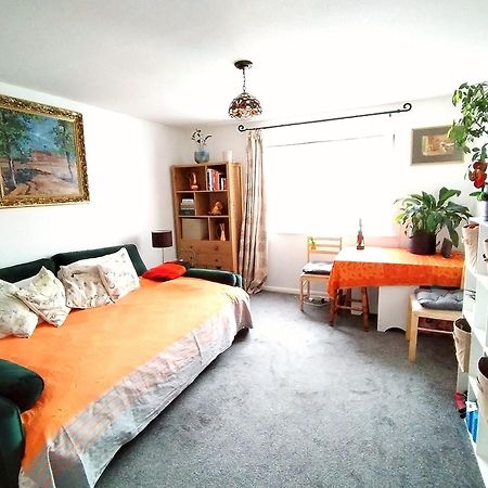 Home Away Home Near Heathrow Airport Cowley (Greater London) Exterior foto