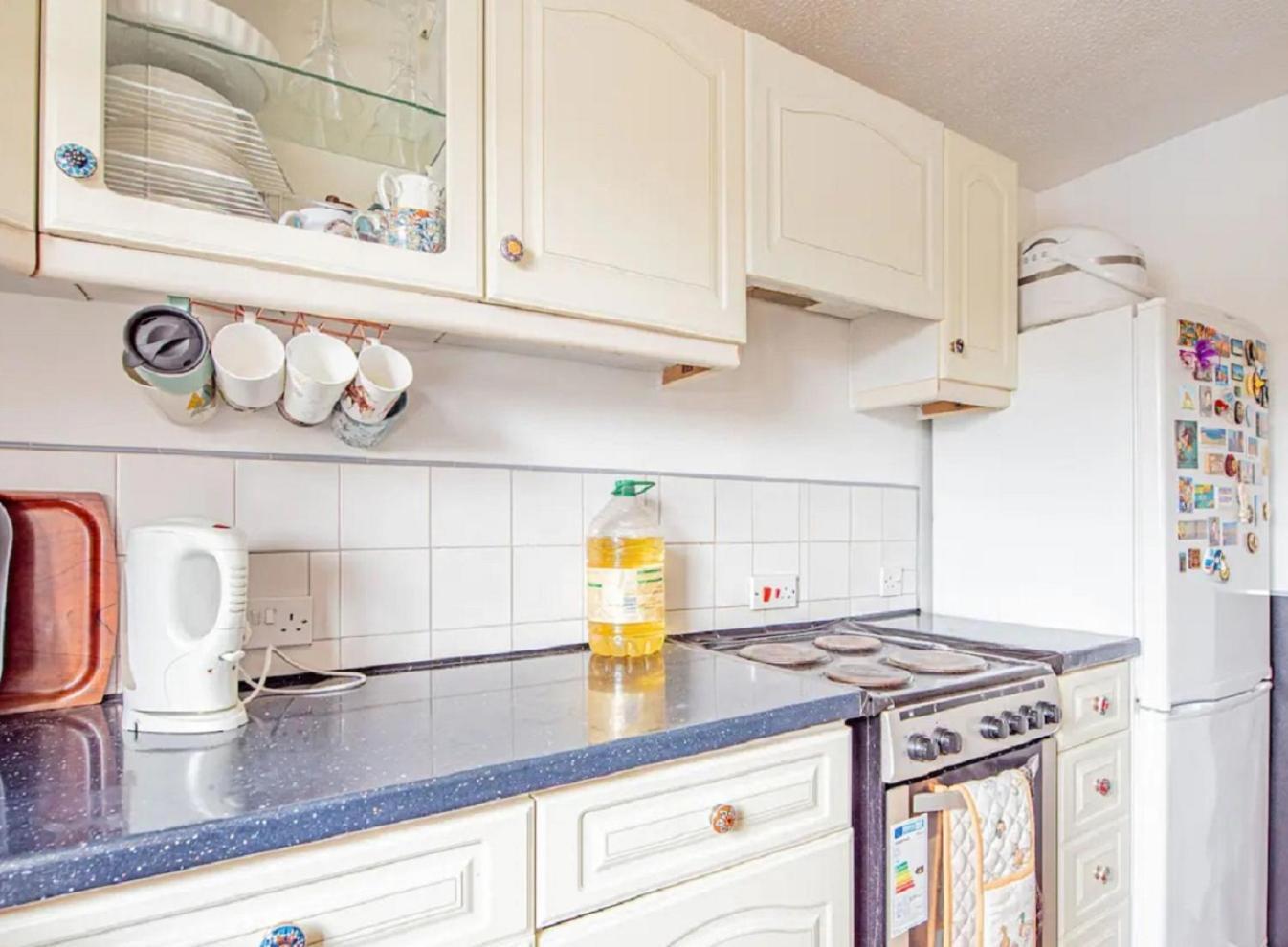 Home Away Home Near Heathrow Airport Cowley (Greater London) Exterior foto